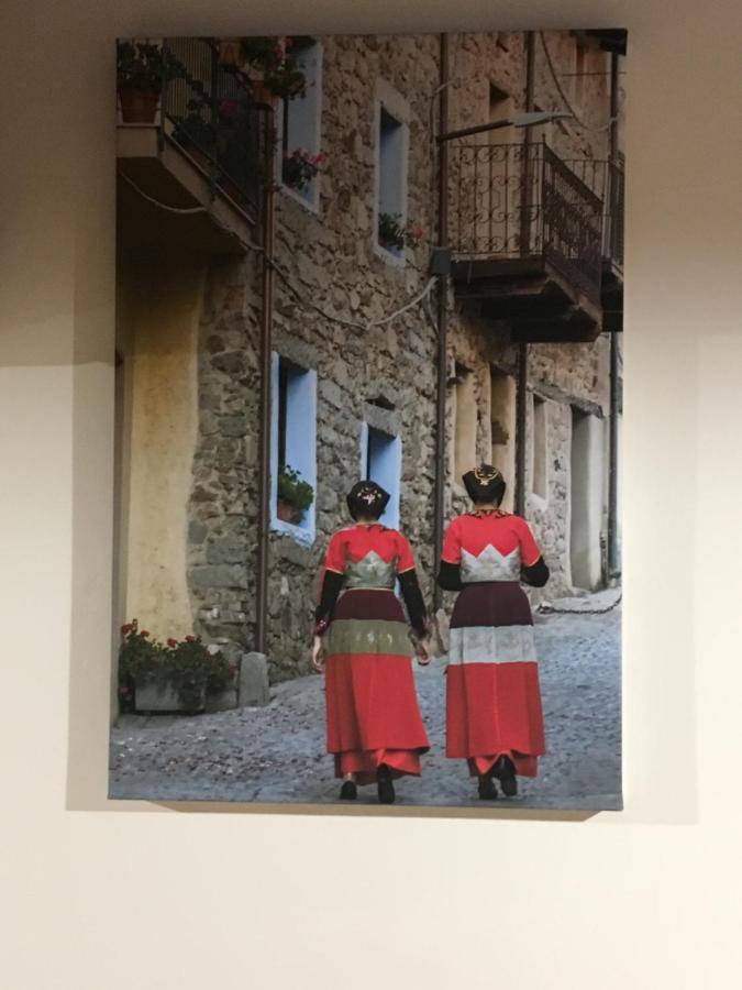 Casa Sunalle Fonni Bagian luar foto